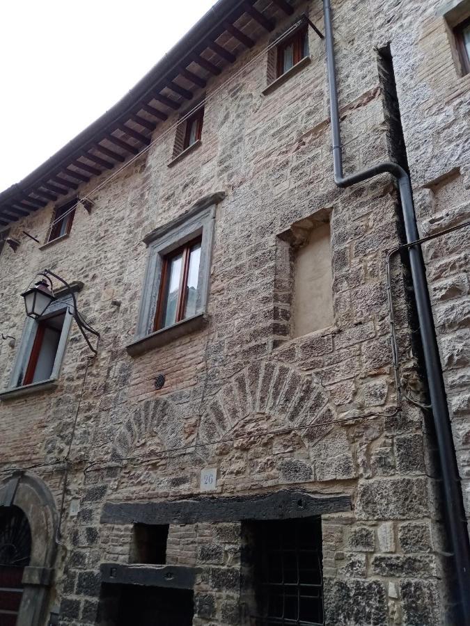 La Dimora Di Pietra Apartment Губио Екстериор снимка