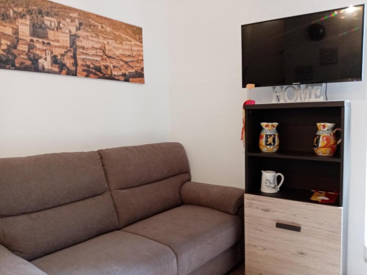La Dimora Di Pietra Apartment Губио Екстериор снимка