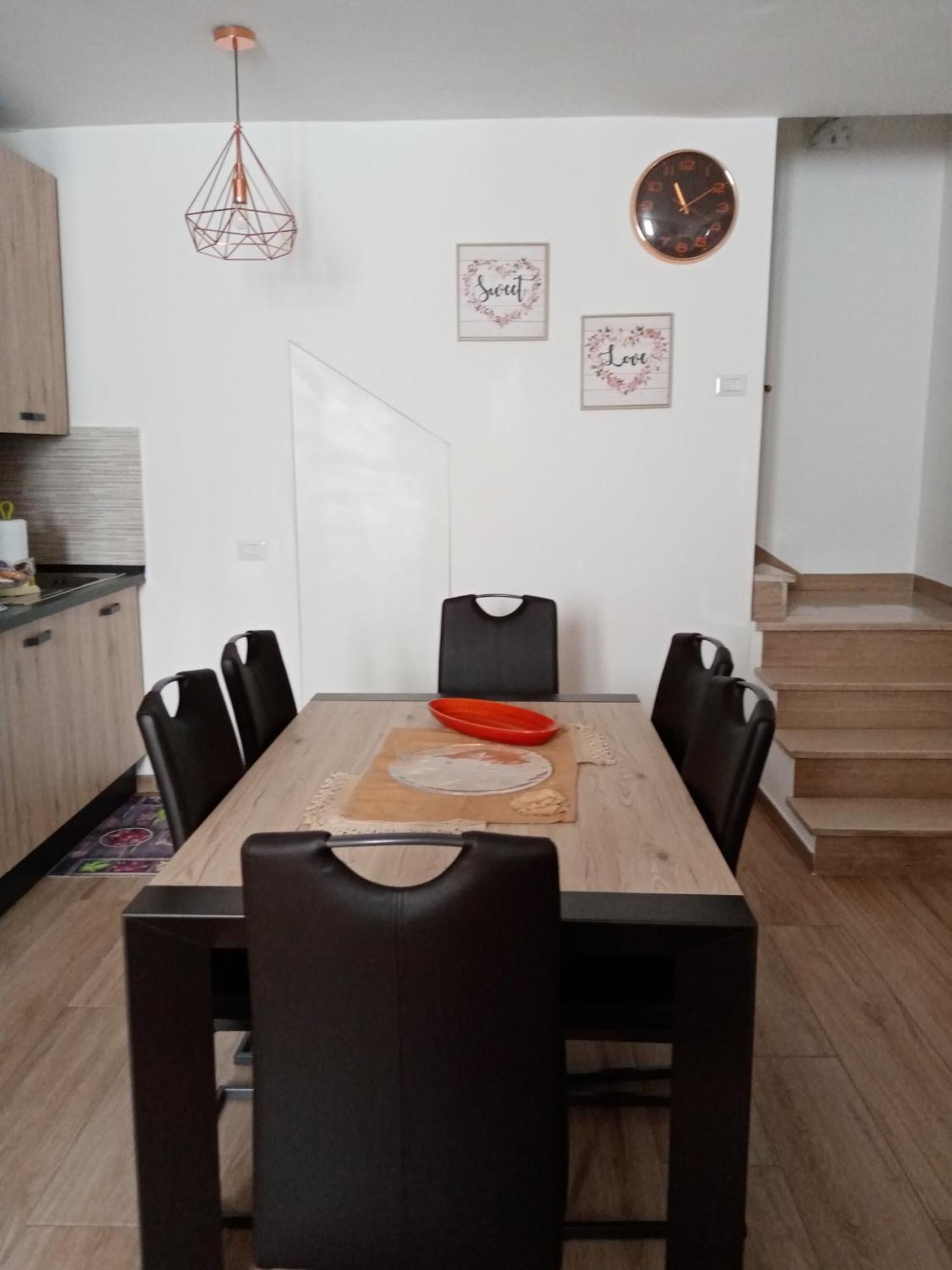 La Dimora Di Pietra Apartment Губио Екстериор снимка