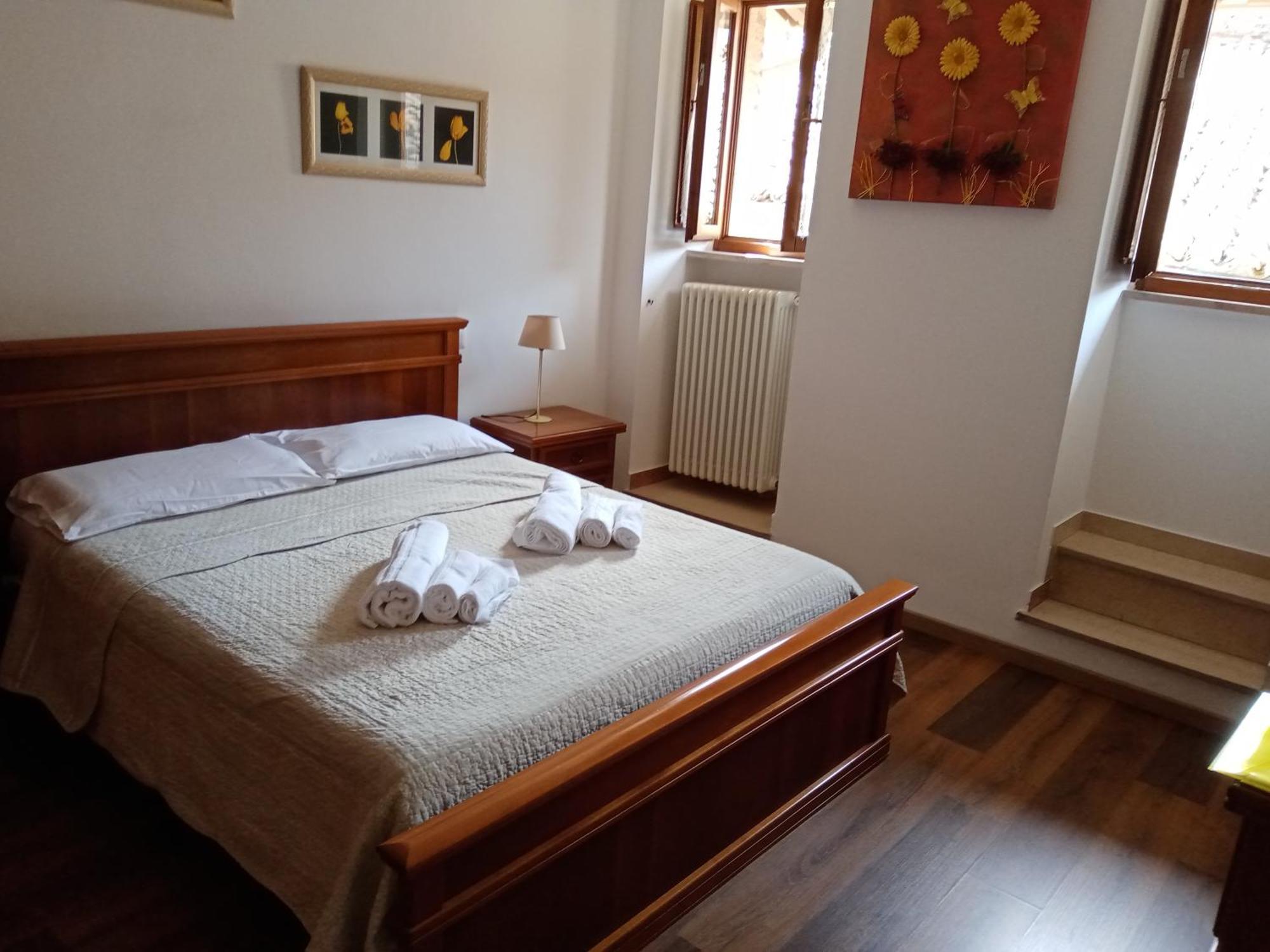 La Dimora Di Pietra Apartment Губио Екстериор снимка